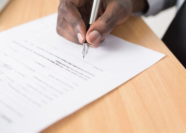 what is a shareholders agreement