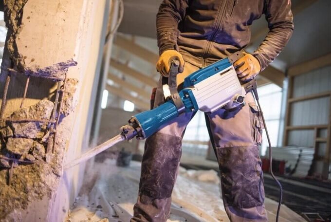 My Neighbour is Doing Building Work on Sunday – What are my Rights?